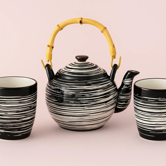 Ensemble théière et tasses – Élégance artisanale et gourmandise précieuse