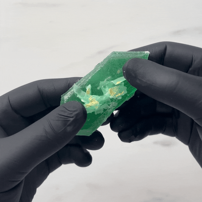 Eetbaar kristal met groene en muntthee