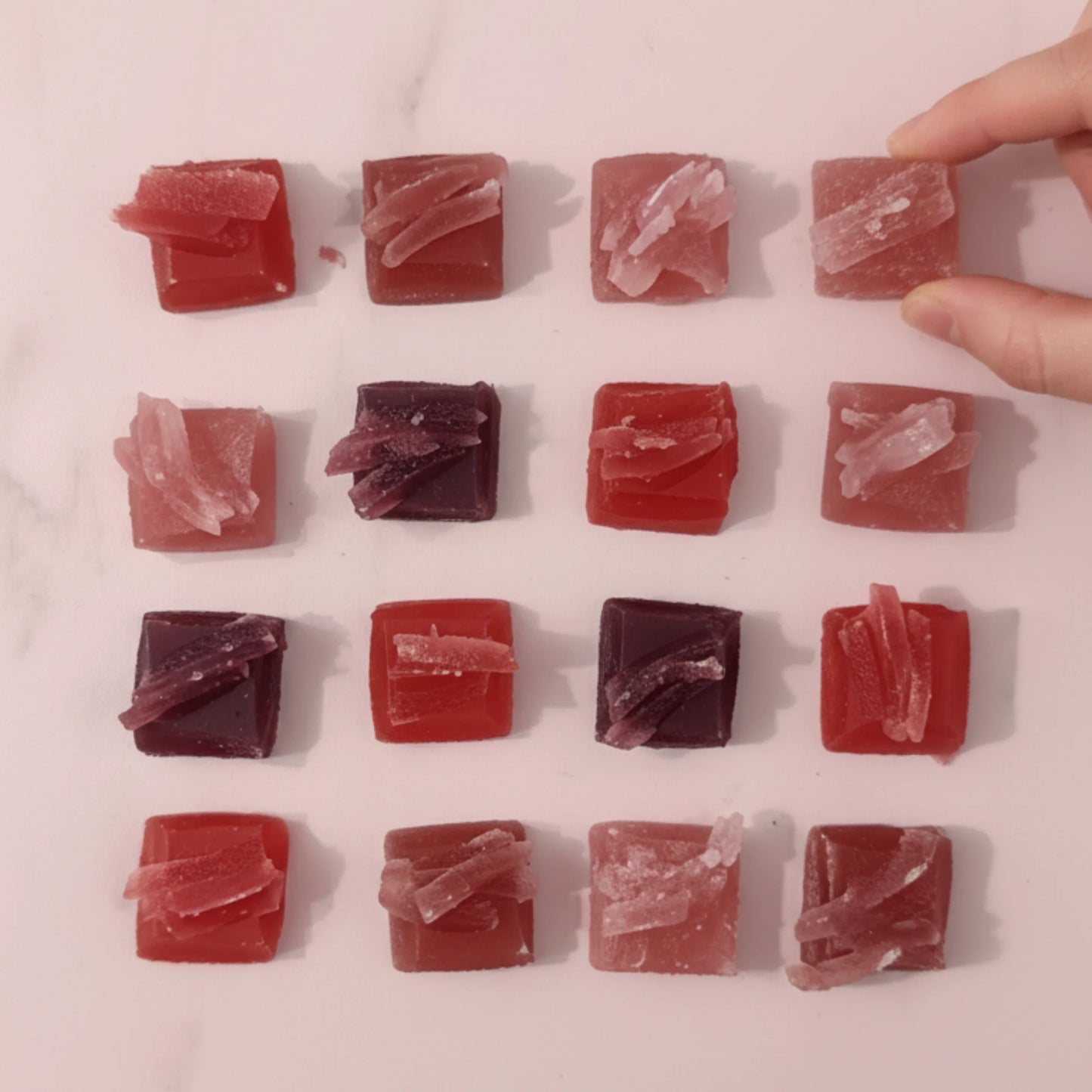Mini Box of 4 edible crystals with Red Fruits